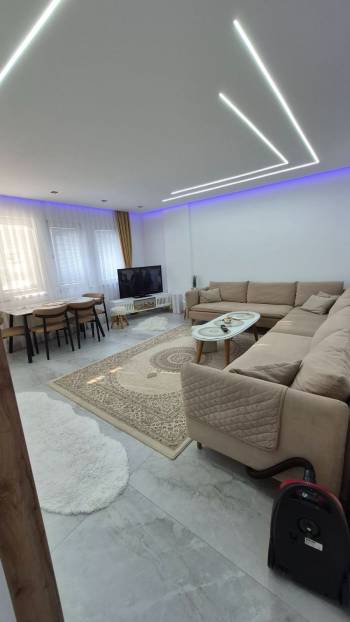 Banes&euml; me qira 2+1 n&euml; Qend&euml;r