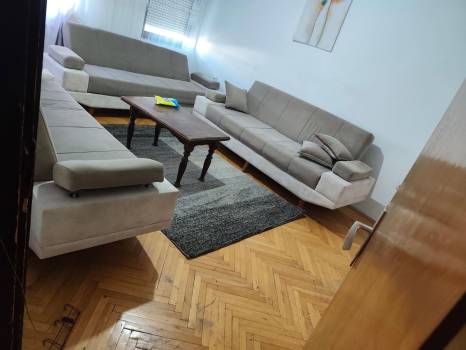 Banes&euml; me qira 1+1 n&euml; Dardani