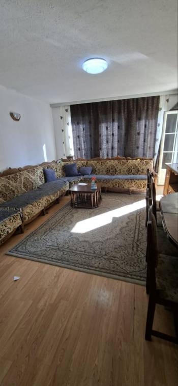 Kat Shtëpie me qira në Lagjen e Spitalit
