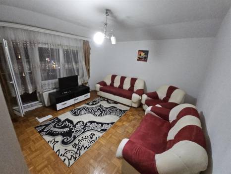 Banesë me qira 1+1 në Qendër