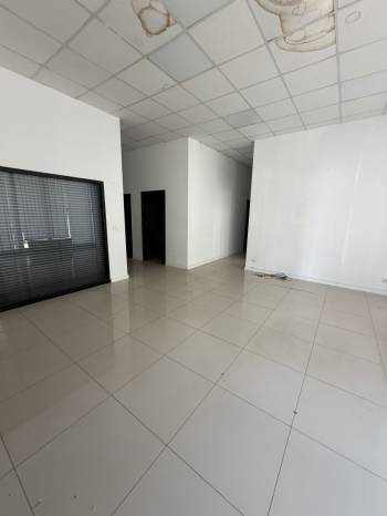 Lokal me qira 220m² në Arbëri (Dragodan)
