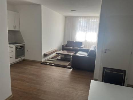 Banesë me qira 2+1 në Lagjen Prishtina e Re