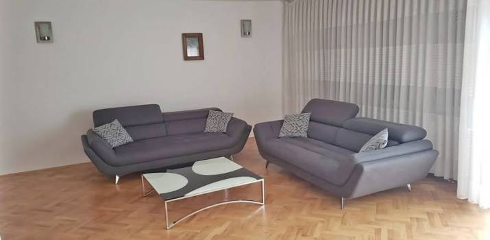 Kat Shtëpie me qira në Lagjen e Muhaxherëve